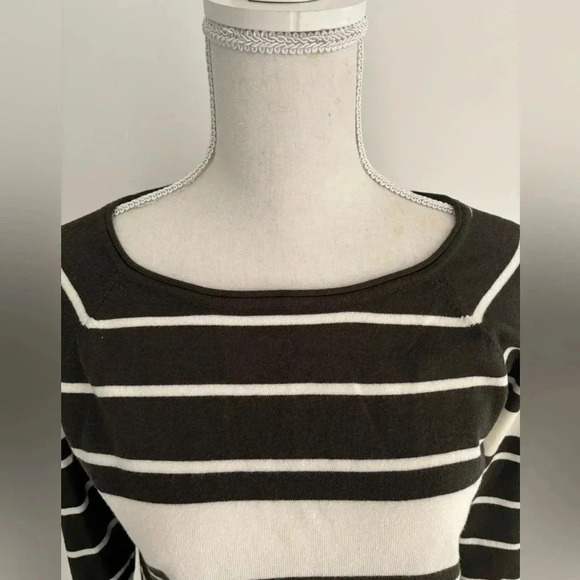 EUC Pink Clover Top - Picture 4 of 11